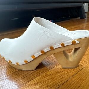 Tamara Mellon - leather designer clogs size 38